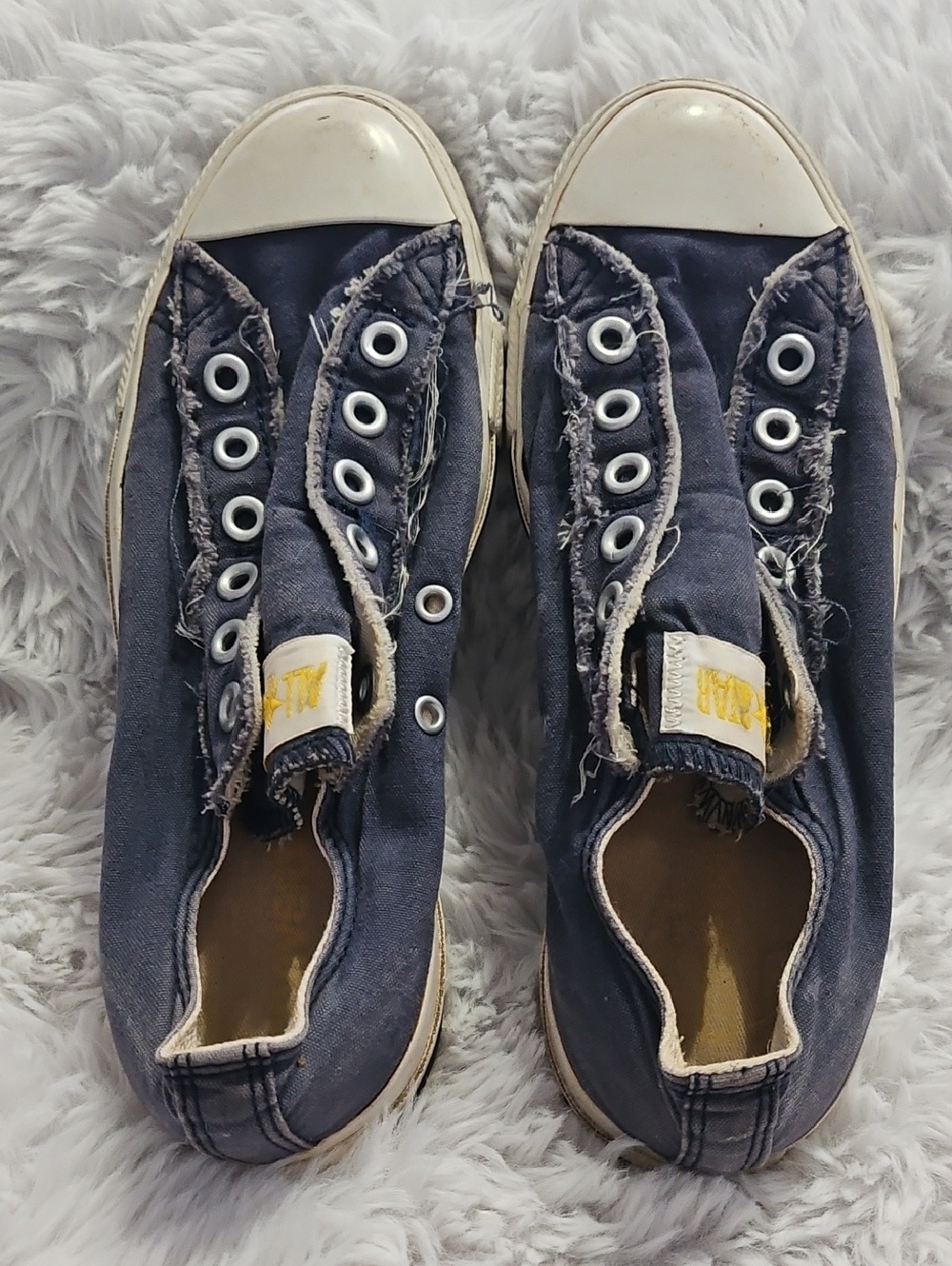 Converse Cream and Black Textile Sneakers (Women’s 7 / Men’s 5)